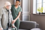 Comment trouver une aide à domicile personnalisée adaptée à vos besoins
