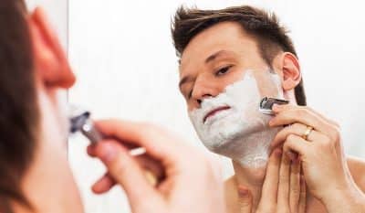 [Homme] Comment bien se raser avec un rasoir de sûreté